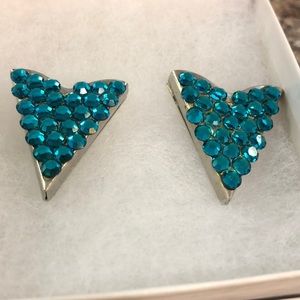 Turquoise jeweled collar tips, triangle, screw-on
